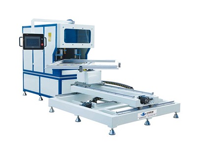 安装了幻影体育平台六轴智能控制系统的书型礼盒生产线